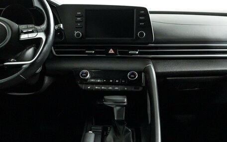 Hyundai Elantra, 2021 год, 1 900 000 рублей, 14 фотография