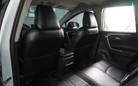 Toyota RAV4, 2021 год, 3 299 000 рублей, 11 фотография
