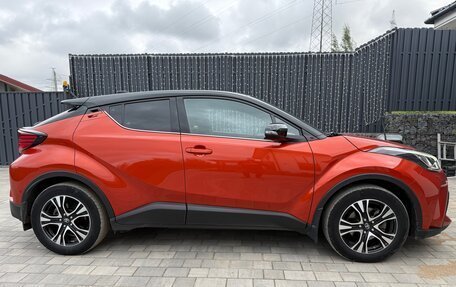 Toyota C-HR I рестайлинг, 2019 год, 2 700 000 рублей, 10 фотография