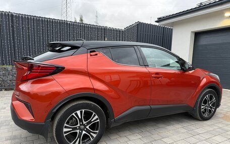 Toyota C-HR I рестайлинг, 2019 год, 2 700 000 рублей, 7 фотография