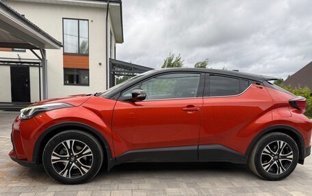 Toyota C-HR I рестайлинг, 2019 год, 2 700 000 рублей, 9 фотография
