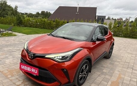 Toyota C-HR I рестайлинг, 2019 год, 2 700 000 рублей, 8 фотография