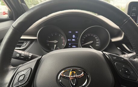 Toyota C-HR I рестайлинг, 2019 год, 2 700 000 рублей, 17 фотография
