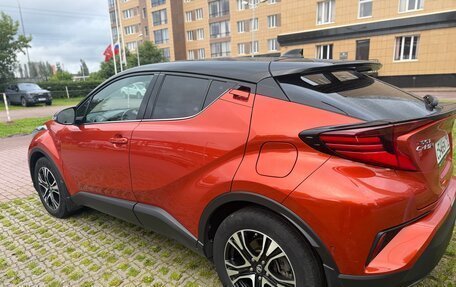 Toyota C-HR I рестайлинг, 2019 год, 2 700 000 рублей, 25 фотография