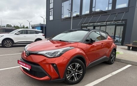 Toyota C-HR I рестайлинг, 2019 год, 2 700 000 рублей, 21 фотография