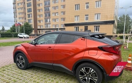 Toyota C-HR I рестайлинг, 2019 год, 2 700 000 рублей, 26 фотография