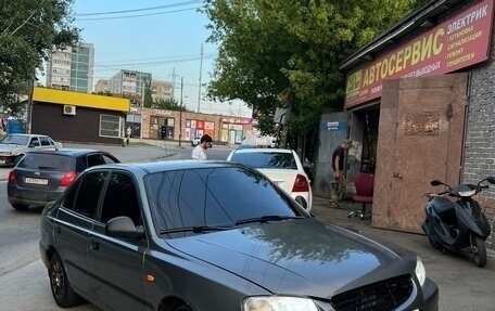 Hyundai Accent II, 2005 год, 310 000 рублей, 2 фотография