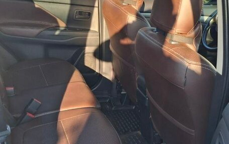 Mitsubishi Outlander III рестайлинг 3, 2015 год, 1 700 000 рублей, 5 фотография