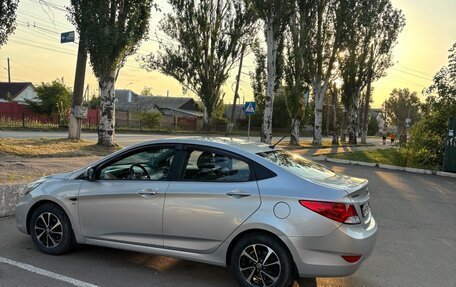 Hyundai Solaris II рестайлинг, 2011 год, 890 000 рублей, 4 фотография