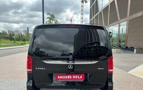 Mercedes-Benz V-Класс, 2017 год, 4 349 000 рублей, 5 фотография