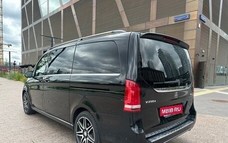 Mercedes-Benz V-Класс, 2017 год, 4 349 000 рублей, 6 фотография
