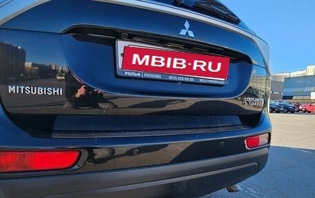 Mitsubishi Outlander III рестайлинг 3, 2014 год, 2 200 000 рублей, 6 фотография