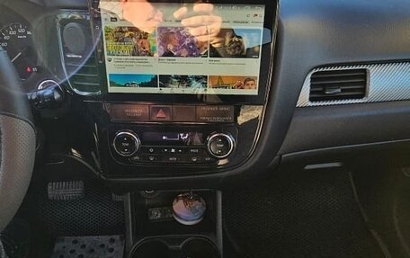 Mitsubishi Outlander III рестайлинг 3, 2014 год, 2 200 000 рублей, 21 фотография