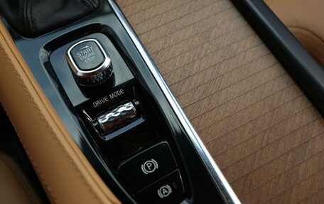 Volvo XC90 II рестайлинг, 2017 год, 3 000 000 рублей, 24 фотография