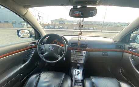 Toyota Avensis III рестайлинг, 2006 год, 1 100 000 рублей, 21 фотография