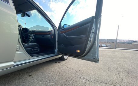 Toyota Avensis III рестайлинг, 2006 год, 1 100 000 рублей, 19 фотография