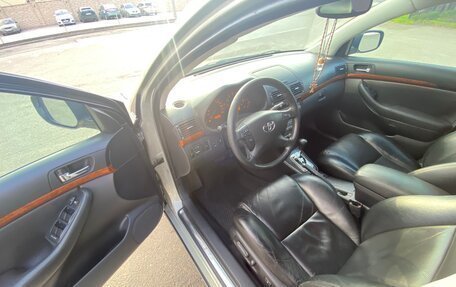 Toyota Avensis III рестайлинг, 2006 год, 1 100 000 рублей, 25 фотография