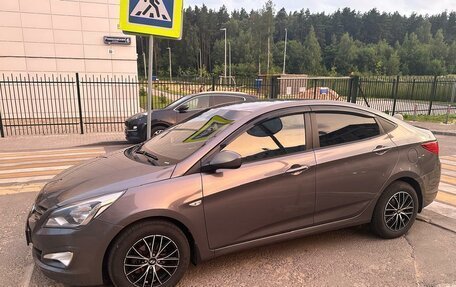 Hyundai Solaris II рестайлинг, 2016 год, 1 150 000 рублей, 2 фотография