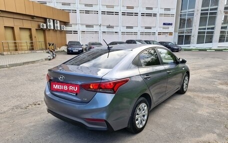 Hyundai Solaris II рестайлинг, 2017 год, 1 050 000 рублей, 5 фотография