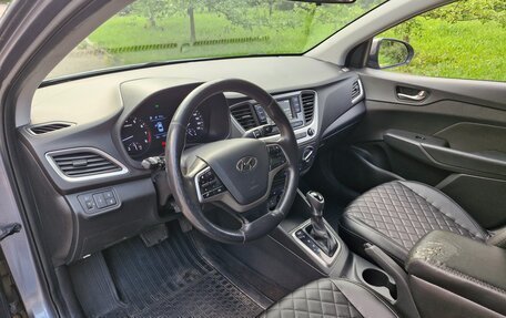 Hyundai Solaris II рестайлинг, 2017 год, 1 050 000 рублей, 10 фотография
