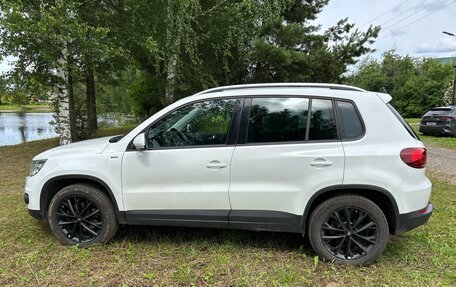 Volkswagen Tiguan I, 2016 год, 1 950 000 рублей, 3 фотография