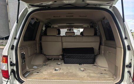 Toyota Land Cruiser 100 рестайлинг 2, 2003 год, 2 000 000 рублей, 5 фотография