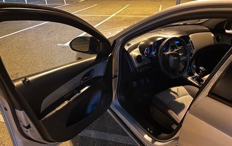 Chevrolet Cruze II, 2011 год, 690 000 рублей, 13 фотография