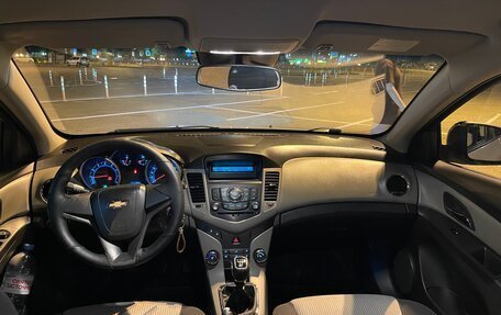 Chevrolet Cruze II, 2011 год, 690 000 рублей, 14 фотография