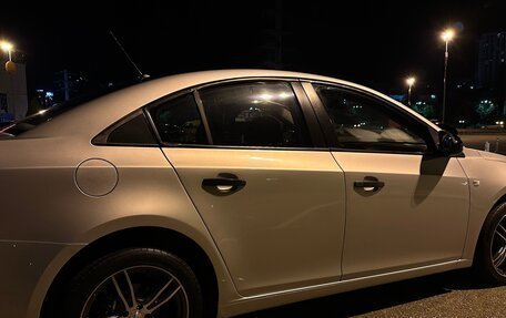 Chevrolet Cruze II, 2011 год, 690 000 рублей, 5 фотография