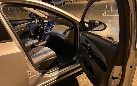 Chevrolet Cruze II, 2011 год, 690 000 рублей, 17 фотография