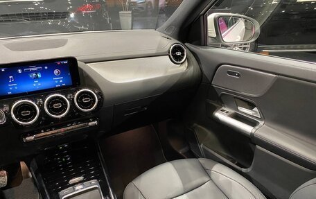 Mercedes-Benz GLA, 2024 год, 7 100 000 рублей, 16 фотография