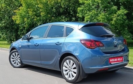 Opel Astra J, 2014 год, 950 000 рублей, 5 фотография