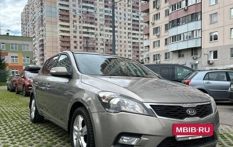 KIA cee'd I рестайлинг, 2011 год, 800 000 рублей, 3 фотография