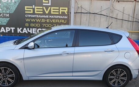 Hyundai Solaris II рестайлинг, 2012 год, 830 000 рублей, 2 фотография