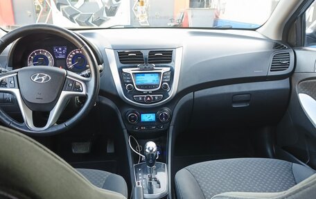 Hyundai Solaris II рестайлинг, 2012 год, 830 000 рублей, 8 фотография