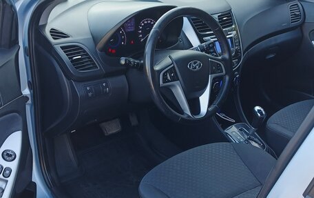 Hyundai Solaris II рестайлинг, 2012 год, 830 000 рублей, 14 фотография