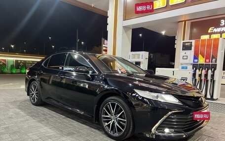 Toyota Camry, 2021 год, 3 520 000 рублей, 2 фотография