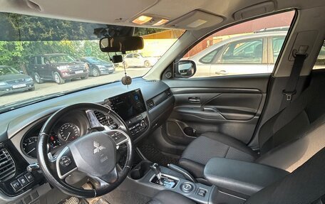 Mitsubishi Outlander III рестайлинг 3, 2013 год, 1 700 000 рублей, 9 фотография