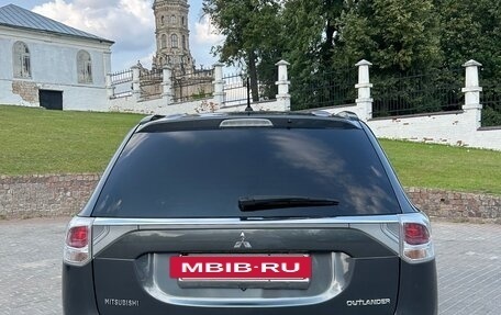 Mitsubishi Outlander III рестайлинг 3, 2013 год, 1 700 000 рублей, 7 фотография