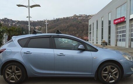 Opel Astra J, 2011 год, 930 000 рублей, 2 фотография