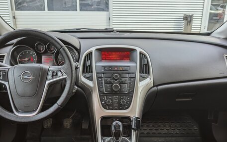 Opel Astra J, 2011 год, 930 000 рублей, 11 фотография