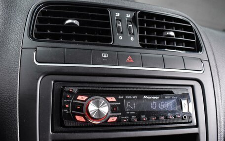 Volkswagen Polo VI (EU Market), 2011 год, 849 000 рублей, 13 фотография