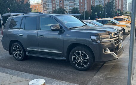 Toyota Land Cruiser 200, 2020 год, 6 700 000 рублей, 3 фотография