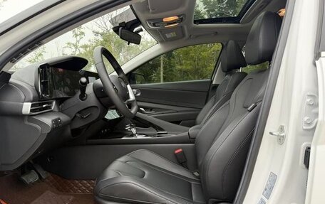 Hyundai Elantra, 2022 год, 1 470 000 рублей, 16 фотография