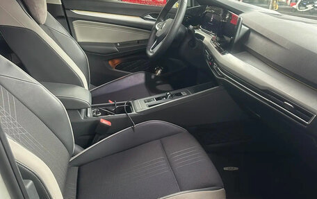 Volkswagen Golf VIII, 2022 год, 1 647 000 рублей, 3 фотография