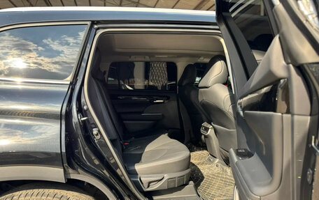 Toyota Highlander, 2024 год, 4 611 000 рублей, 5 фотография