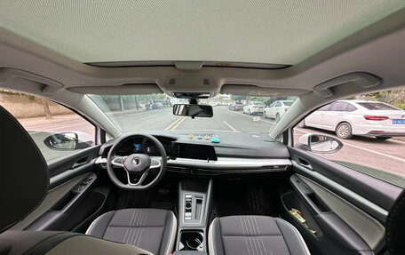 Volkswagen Golf VIII, 2024 год, 2 310 000 рублей, 4 фотография