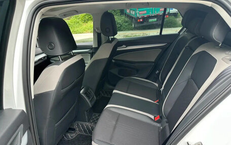 Volkswagen Golf VIII, 2024 год, 2 310 000 рублей, 5 фотография