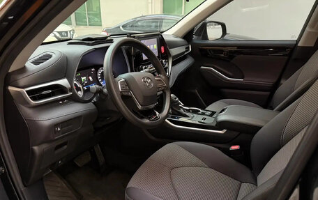 Toyota Highlander, 2024 год, 4 245 000 рублей, 3 фотография