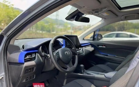 Toyota C-HR I рестайлинг, 2022 год, 1 917 000 рублей, 3 фотография